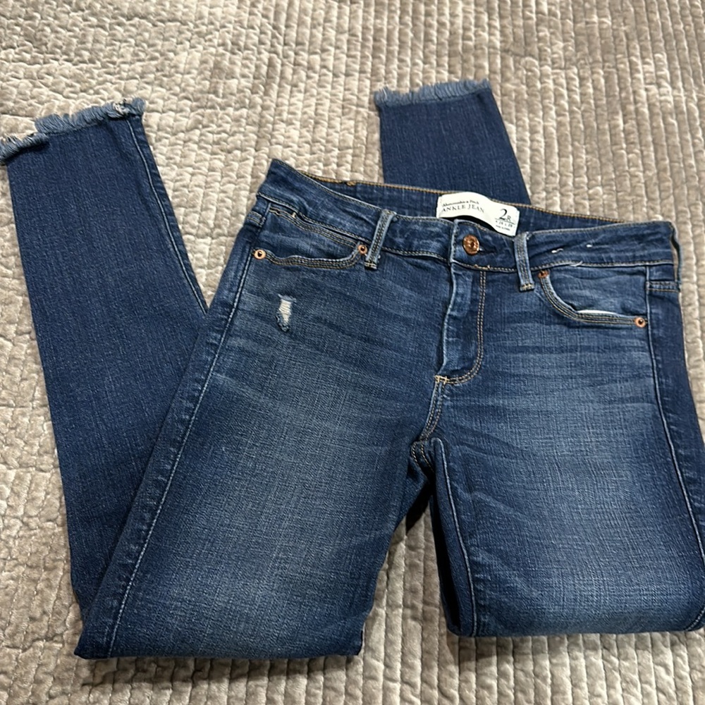 Abercrombie & Fitch Denim Ankle Jean - 2R - Picture 2 of 5